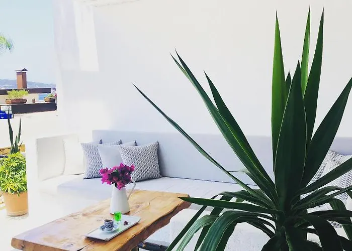 Ξενοδοχείο Narr 2*