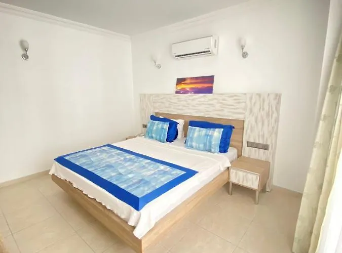 Ξενοδοχείο Narr 2*