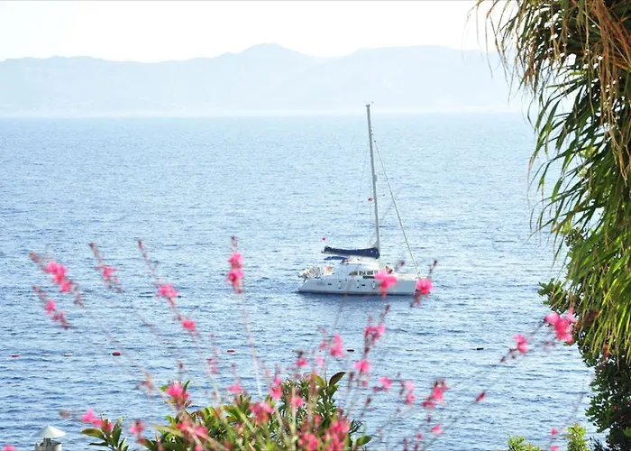 Ξενοδοχείο Narr 2*