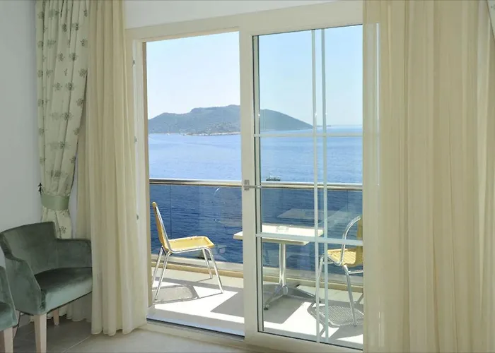 Ξενοδοχείο Narr 2*